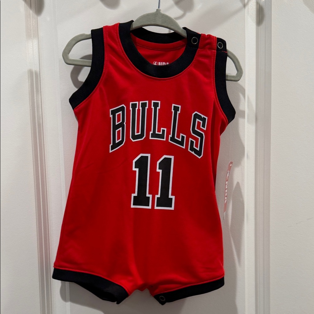 Chicago Bulls Red Baby Romper #11 size 3-6 months NWT - Picture 1 of 5